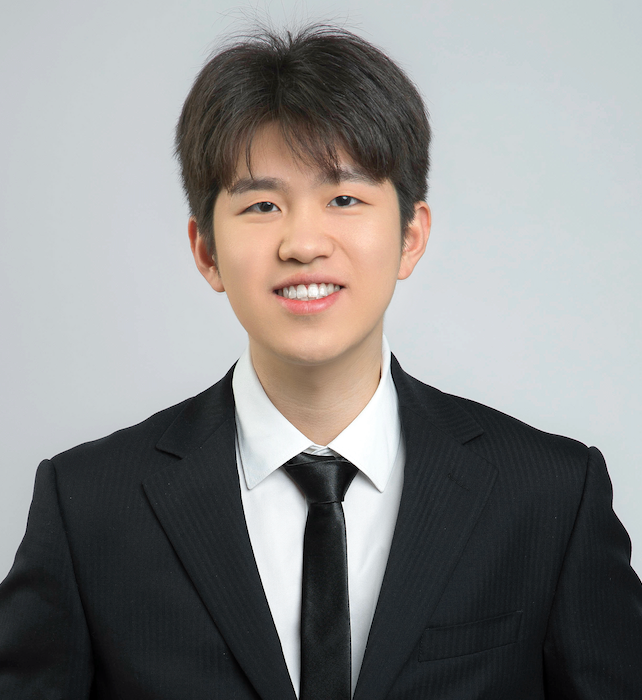 Portrait of Wenbo (Gordon) Hu, the builder behind Veyl